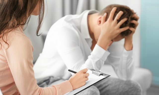 4 สัญญาณความเจ็บป่วยทางสุขภาพจิต (Mental Health) ของพนักงานที่ HR ควรรู้ 1 shutterstock_572649838