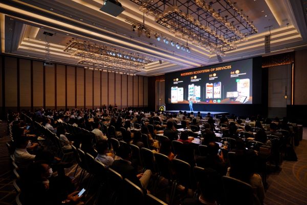 BUZZEBEES ประกาศแผนธุรกิจใหม่ สร้าง Ecosystem CRM & Digital Engagement พร้อมขยายธุรกิจด้าน HR Solution 4 BUZZEBEES ประกาศแผนธุรกิจใหม่ สร้าง Ecosystem CRM & Digital Engagement ใหญ่ที่สุดใน Southeast Asia หลังเติบโตต่อเนื่อง 11 ปี เดินหน้าบุกต่างประเทศเต็มรูปแบบ ปักหมุด! ปี 2024 เข้า IPO ตลาดหลักทรัพย์