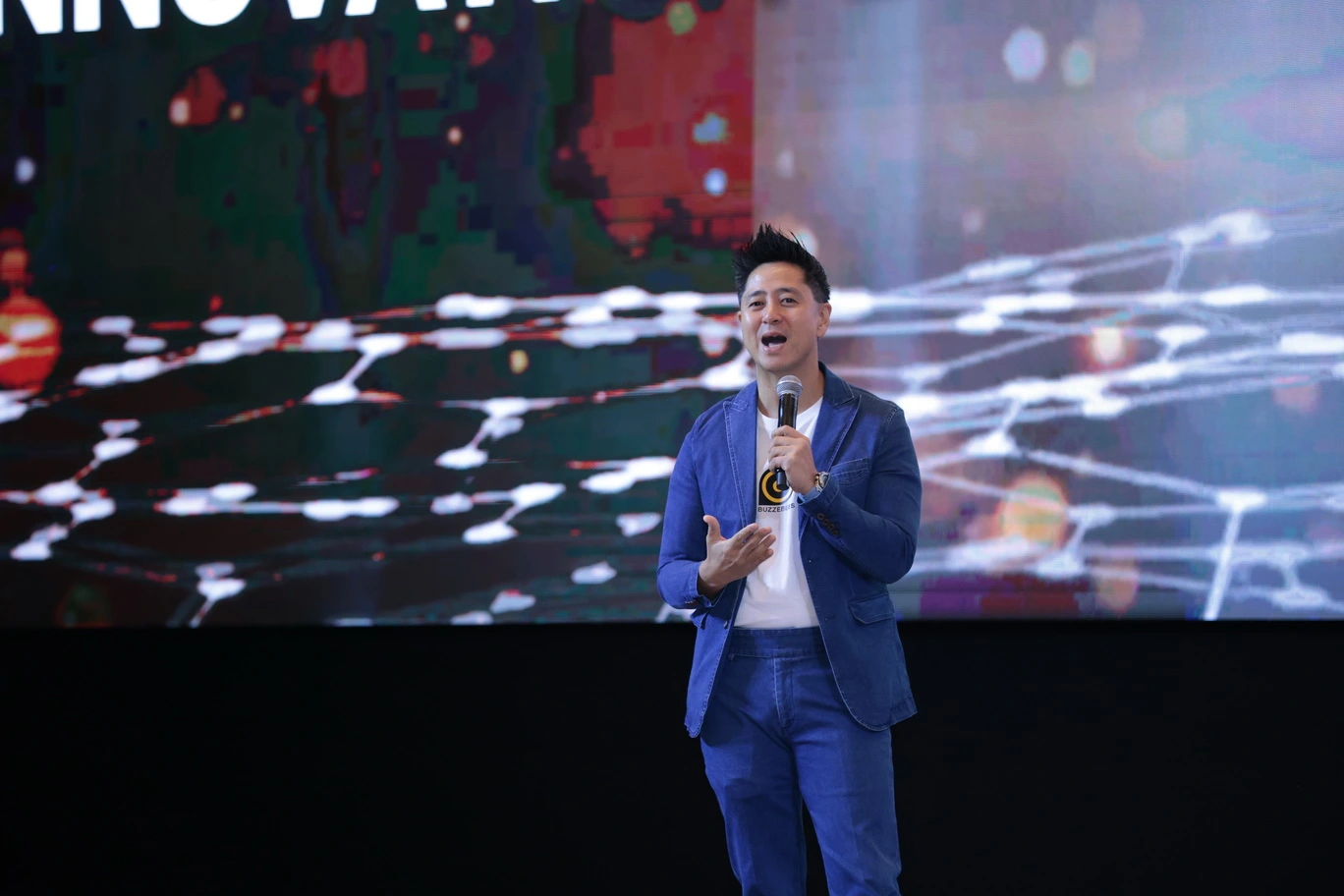 BUZZEBEES เปิดมิติใหม่พลิกโฉมธุรกิจสู่อนาคต เปิดตัว Mediabuzz ดันยอดขายพุ่ง ขยายฐานลูกค้า Ecosystem ทะลุกว่า 170 ล้านบัญชี ก้าวสู่เป้าหมาย “Connecting the World” 3 BUZZEBEES เปิดมิติใหม่พลิกโฉมธุรกิจสู่อนาคต เปิดตัว Mediabuzz ดันยอดขายพุ่ง ขยายฐานลูกค้า Ecosystem ทะลุกว่า 170 ล้านบัญชี ก้าวสู่เป้าหมาย “Connecting the World”