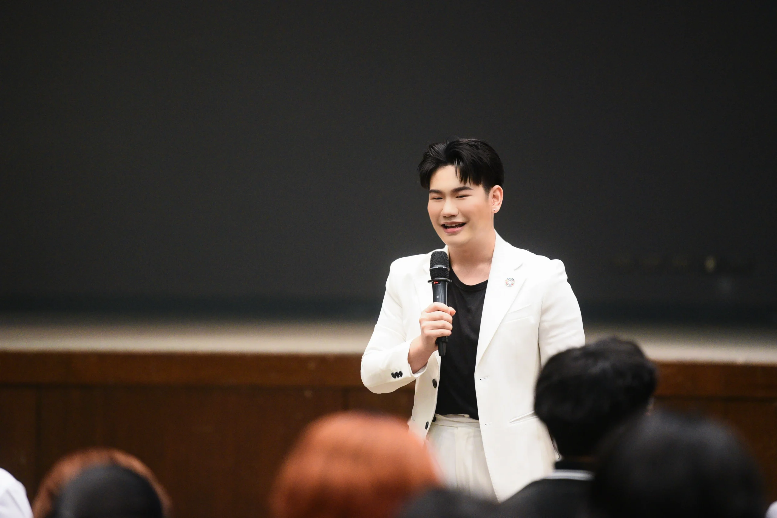 HREX จุดประกายแนวคิด 'สื่อที่รับผิดชอบโลก' แก่นักศึกษานิเทศฯ ม.กรุงเทพ