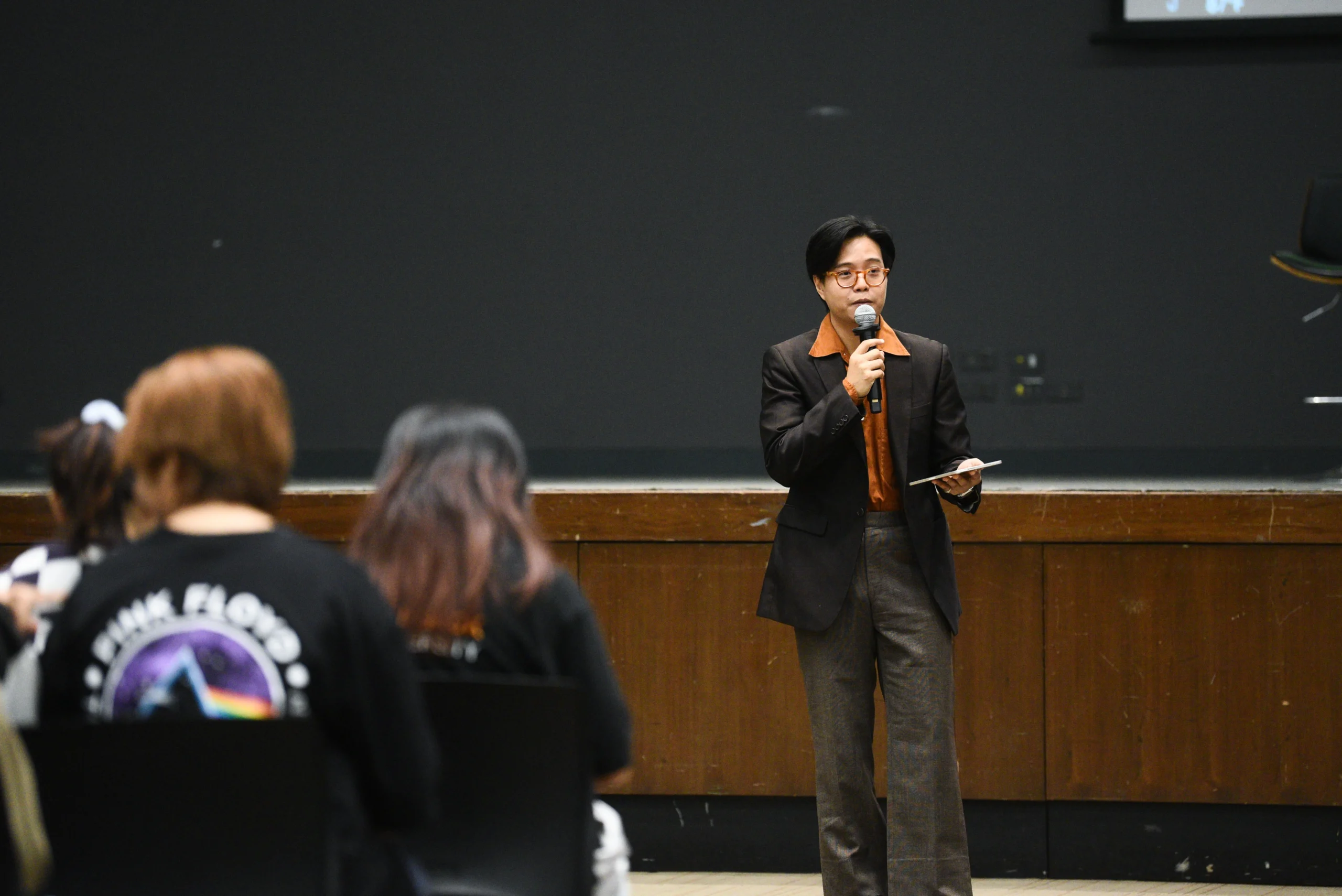 HREX จุดประกายแนวคิด 'สื่อที่รับผิดชอบโลก' แก่นักศึกษานิเทศฯ ม.กรุงเทพ