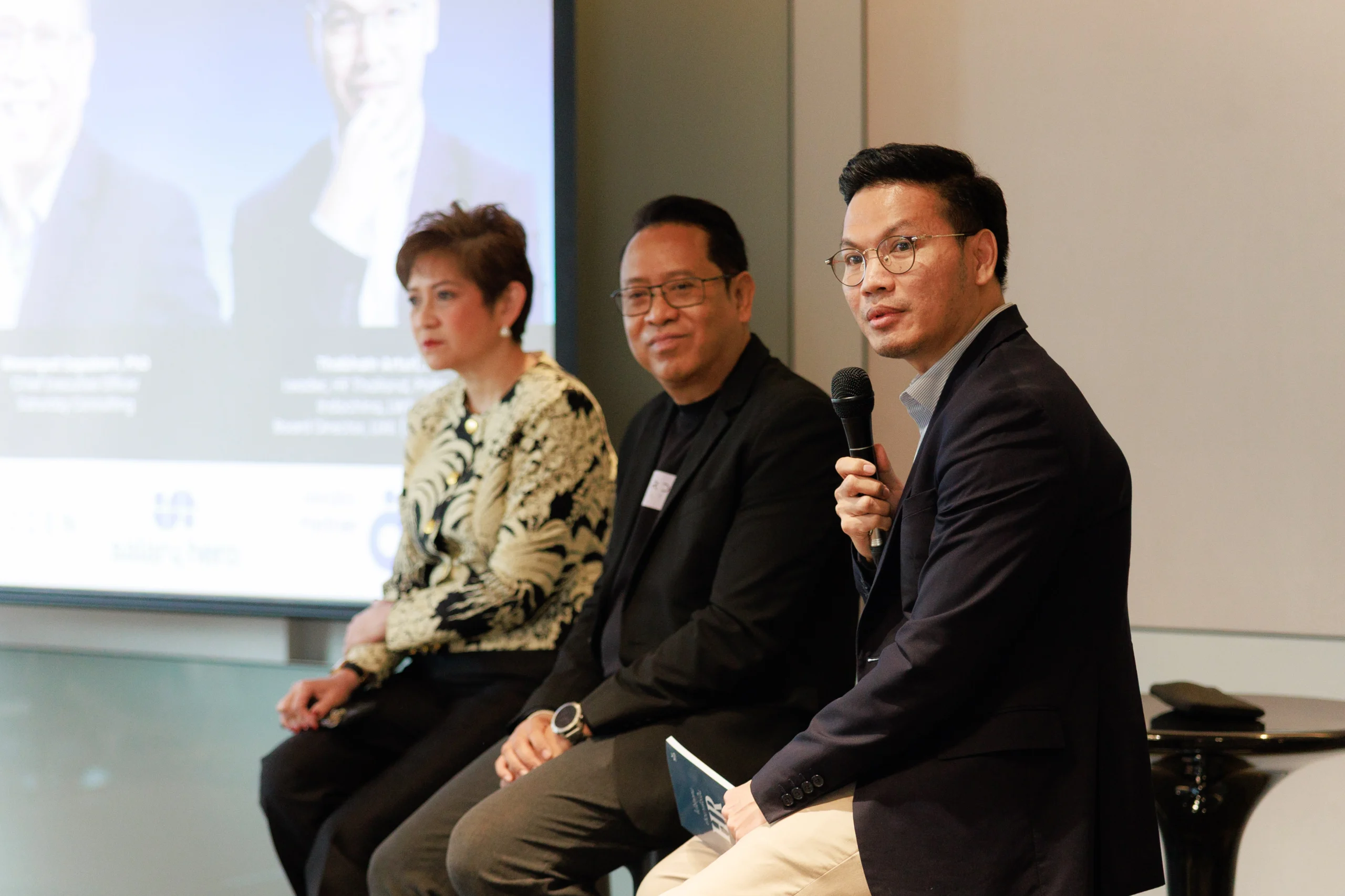 สรุปทุกเรื่องที่ HR ควรรู้จากงาน #7 Roundtable: CHRO & HR Director Forum – Future of Transformation 4 #7 Roundtable: CHRO & HR Director Forum – Future of Transformation
