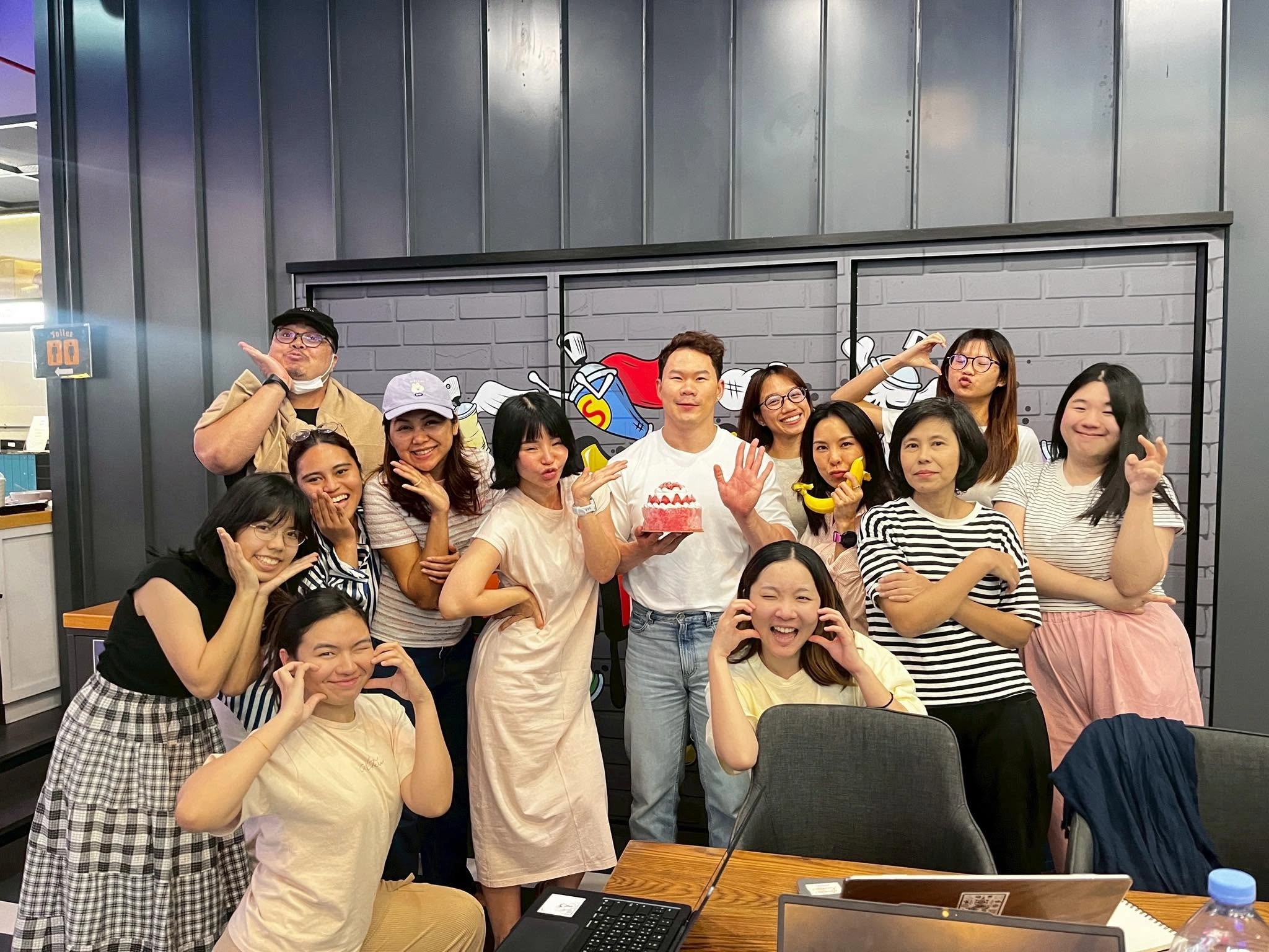 ถอดรหัสคนทำงานผ่านมุมมอง "ท้อฟฟี่ แบรดชอว์" (Toffy Bradshaw) : เมื่อพนักงานทุกคนคือจิ๊กซอว์ชิ้นสำคัญขององค์กร 4 toffy-bradshaw-interview-hrex