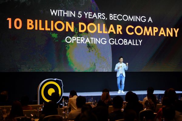 BUZZEBEES ประกาศแผนธุรกิจใหม่ สร้าง Ecosystem CRM & Digital Engagement ใหญ่ที่สุดใน Southeast Asia หลังเติบโตต่อเนื่อง 11 ปี เดินหน้าบุกต่างประเทศเต็มรูปแบบ ปักหมุด! ปี 2024 เข้า IPO ตลาดหลักทรัพย์ 